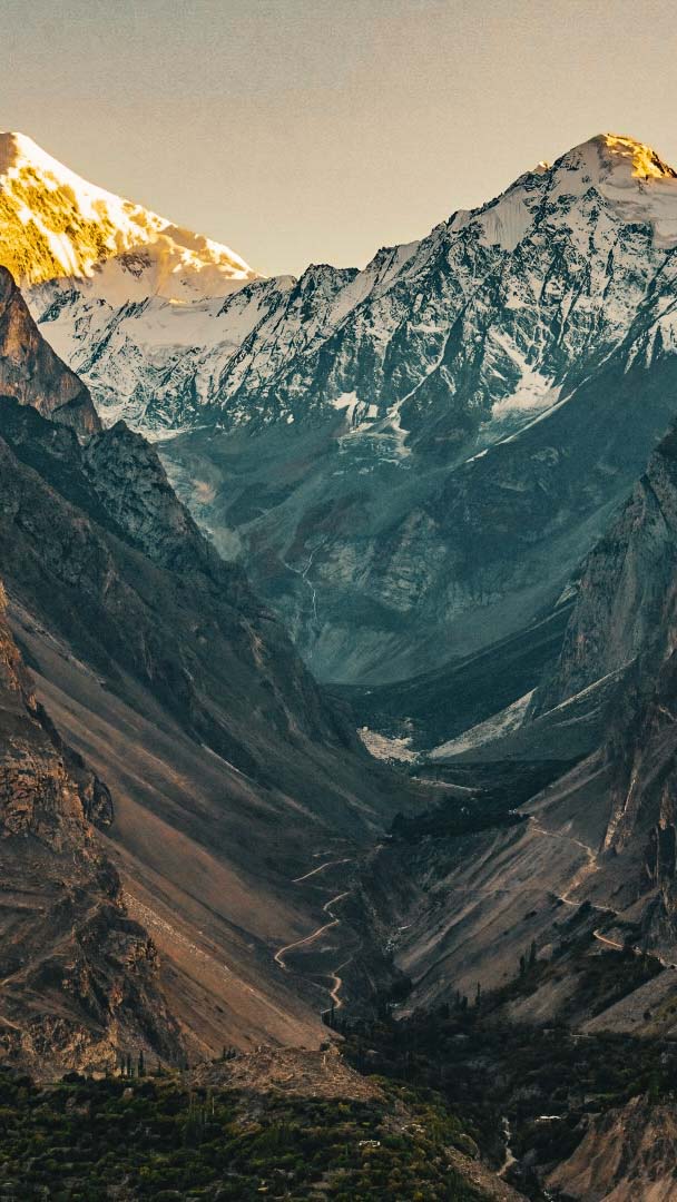 Mountain,Scenery,From,Karimabad,Castle,In,Pakistan